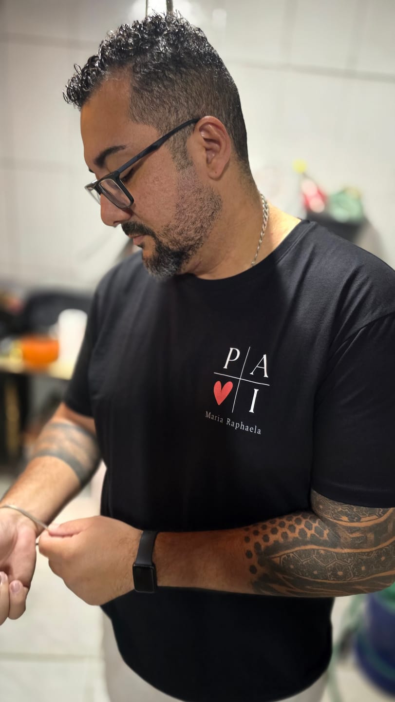 Customer photo review of Camiseta Personalizada AVÔ MINIMALISTA - Algodão 100%