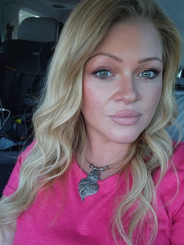 Customer photo review of Adele Full Volume Hair Topper