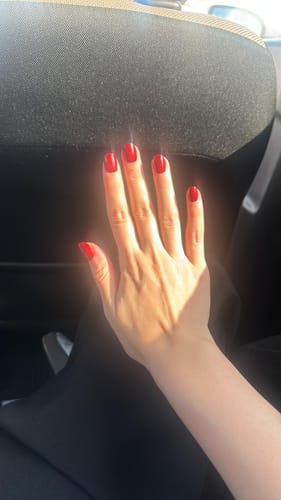 Customer photo review of Red Temptation - XS Squoval - 30 Adet Takma Tırnak