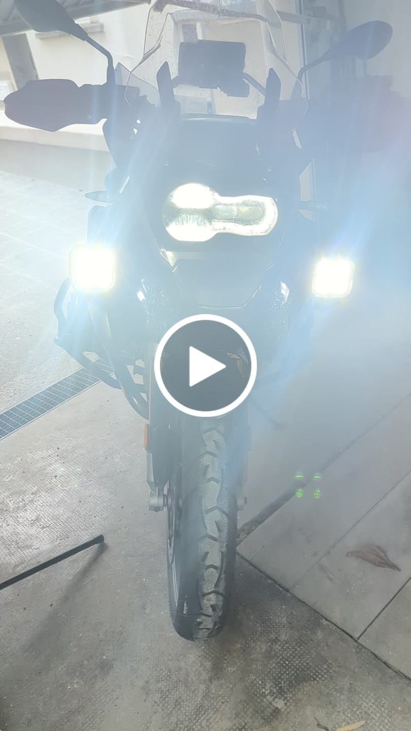 Customer video review of D4 LED Light Pods with DataDim™ Technology