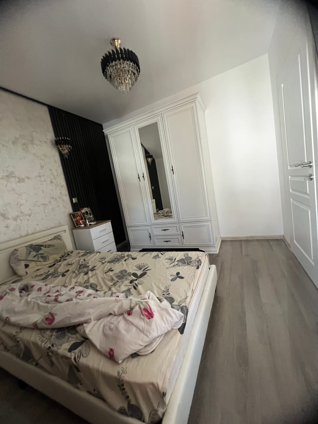 Customer photo review of Dulap IDENTO, alb, PAL, cu 5 usi si 2 sertare, 156x61x217 cm