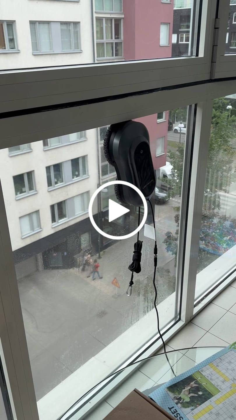 Customer video review of Fönsterputsrobot YW810 med sprayfunktion