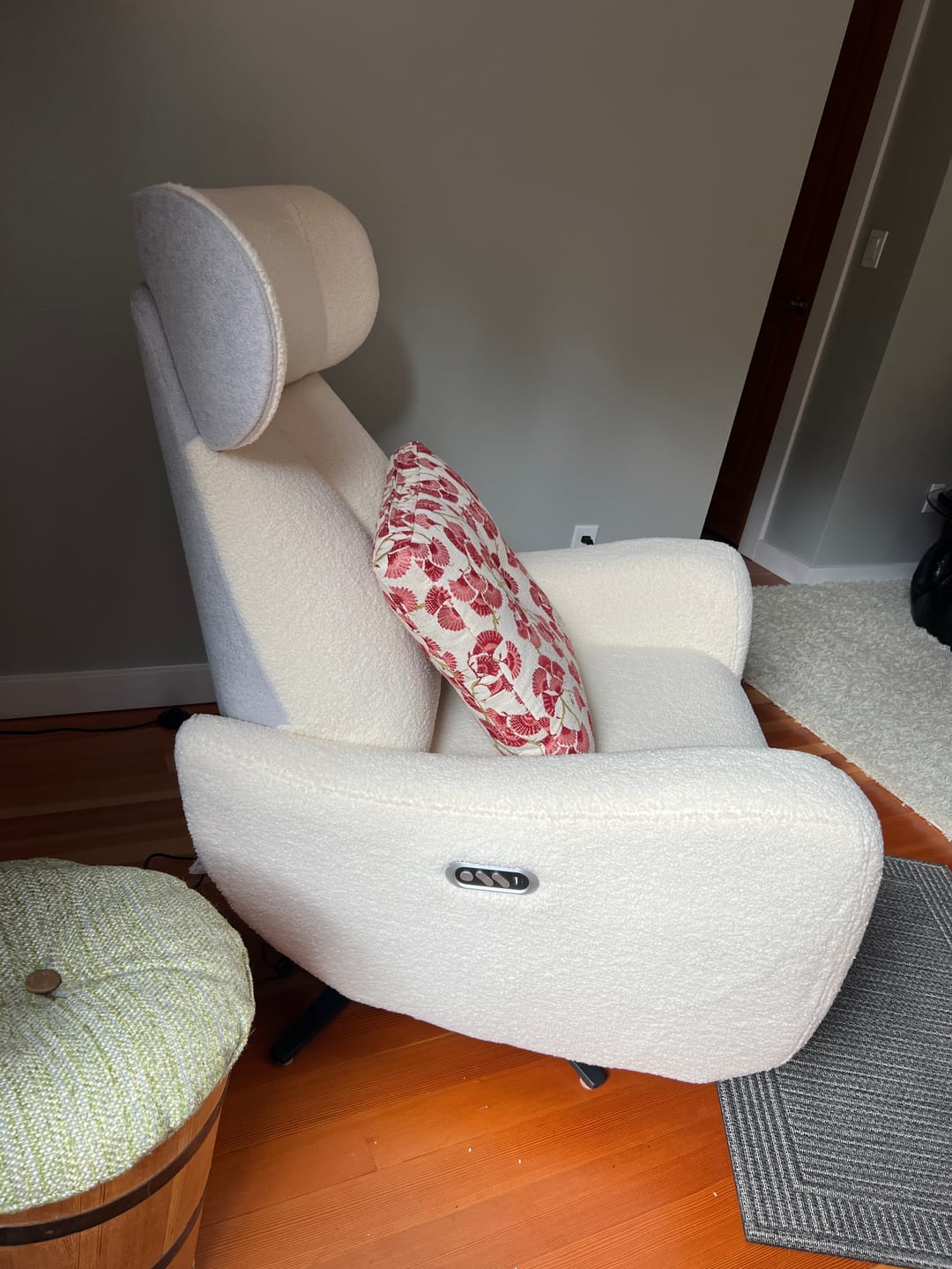 Customer photo review of SwanSing Single-Seater Power Zero Gravity Chair Recliner