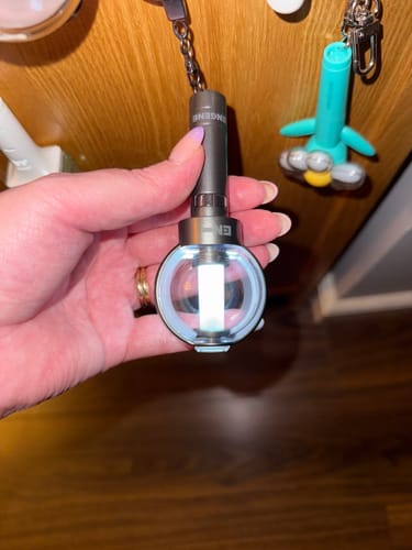 Customer photo review of ENHYPEN OFFICIAL LIGHT STICK VER.2 KEYRING