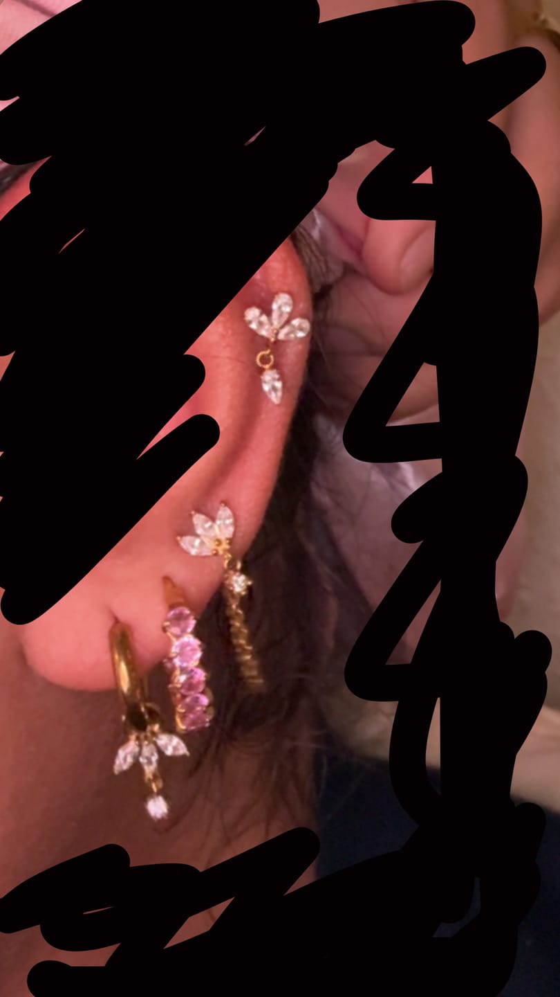 Customer photo review of Lotus Glow Ohrringe | 18K vergoldet