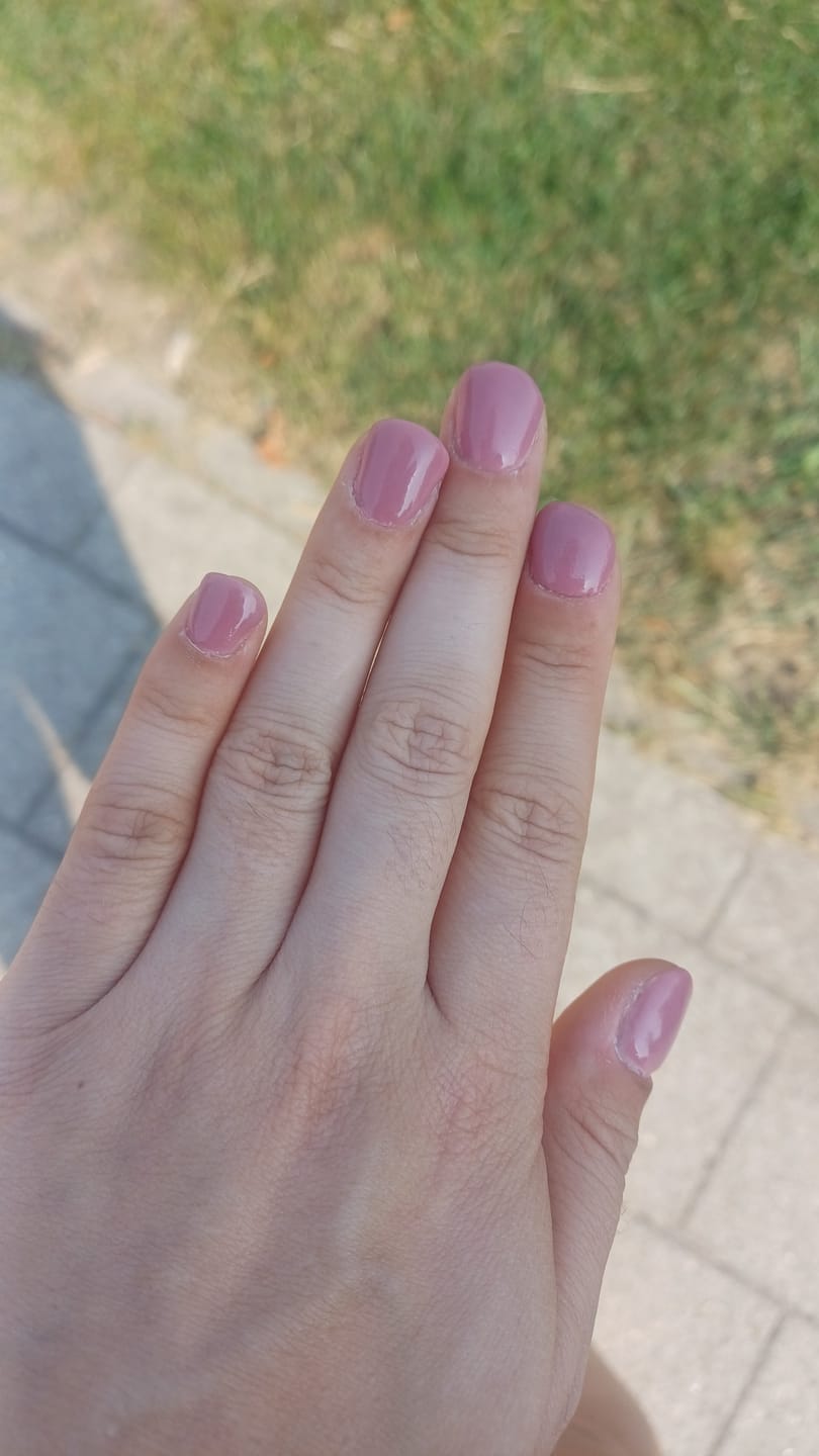 Customer photo review of Auburn Umber Dipping Powder