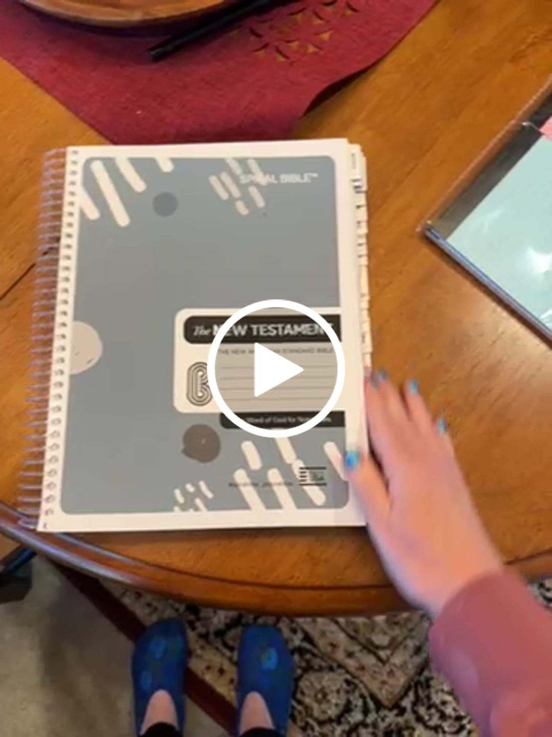 Customer video review of Spiral Bible™ - NASB - New Testament - Flake