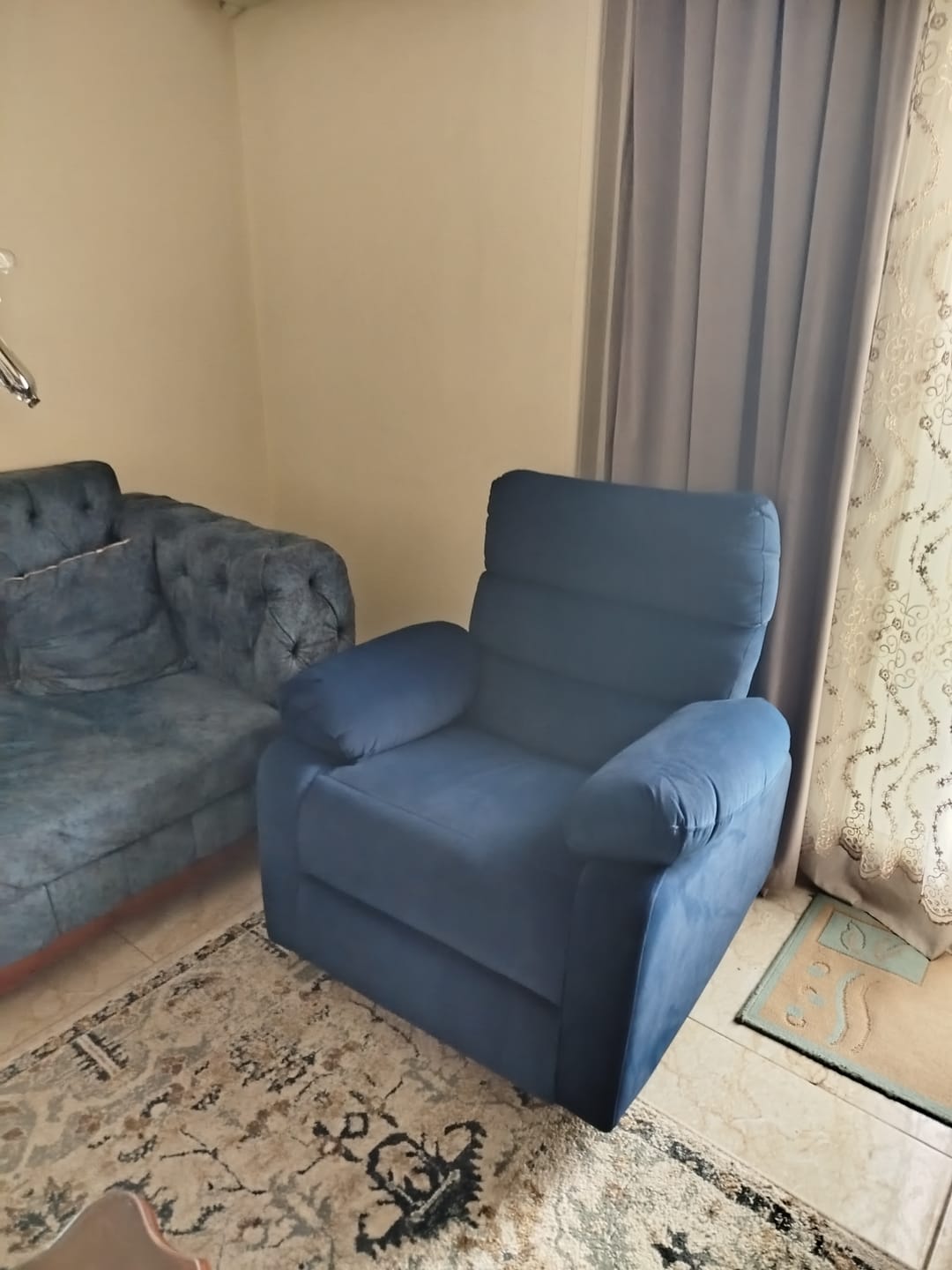 Customer photo review of Razy- Lazy Boy Chair