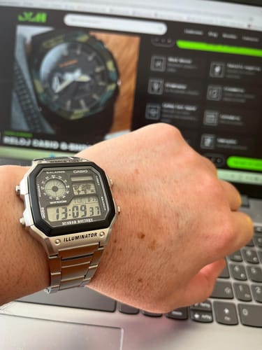 Customer photo review of Reloj World Time Royale Casio Vintage AE-1200WHD-1AVDF Plateado