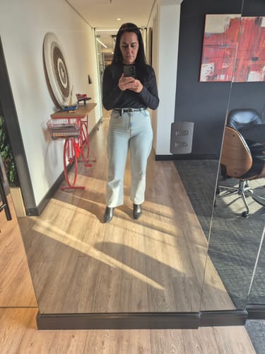 Daniele V. review of Calça Jeans Reta Araçá Azul Claro image 1 out of 1