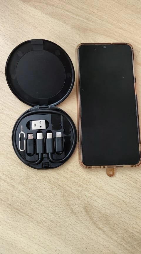 Customer photo review of TechMate (5 in 1 Charger, SIM Tool & Holder)