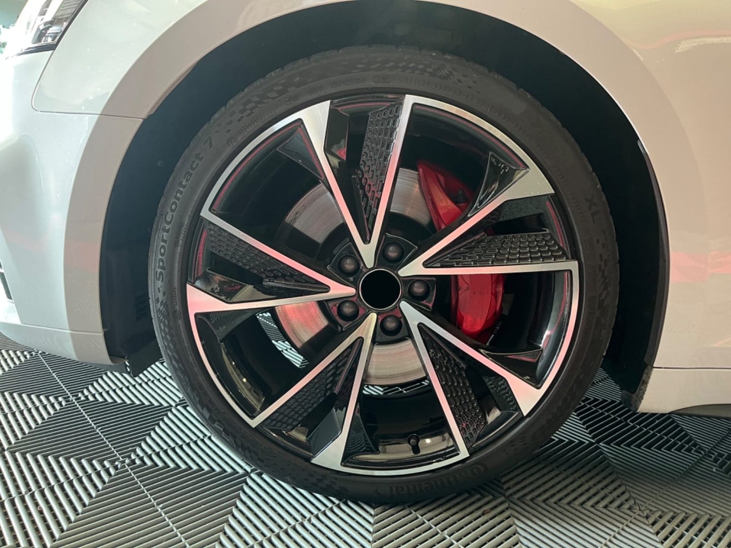 Customer photo review of 20” Rims - Made to Fit Audi S8 2013 2014 2015 2016 2017 2018 2019 2020 2021 2022 2023 2024 2025 | OE Style | 20x9 Wheels Brand New