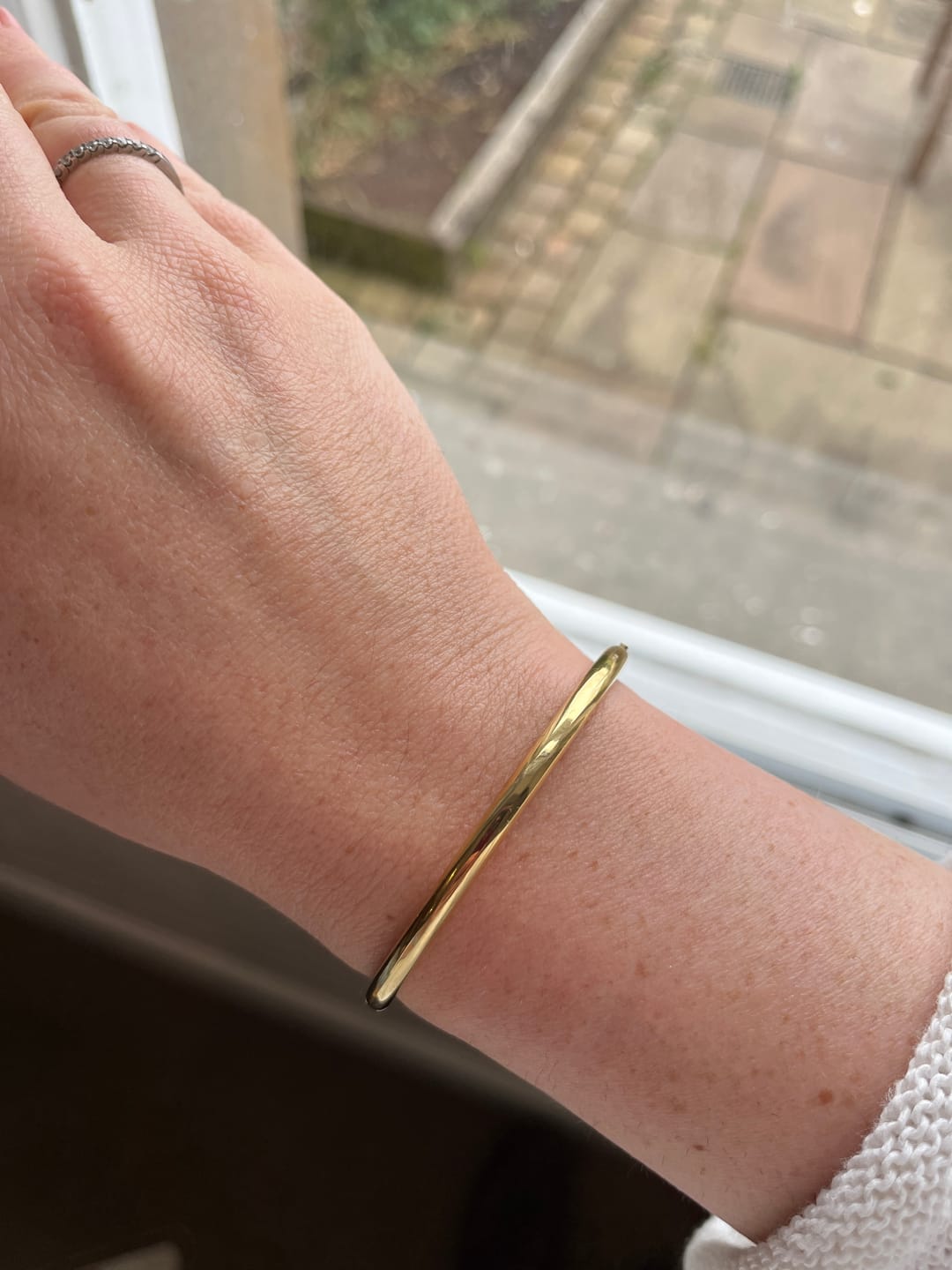 Customer photo review of Classic Oval Bangle