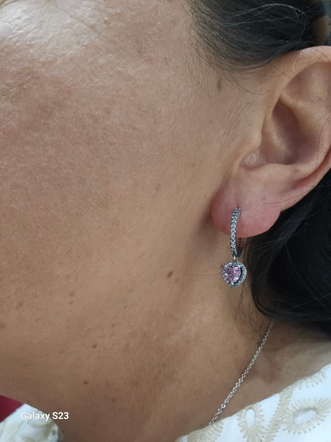 Customer photo review of ARETES PENDIENTES DE ARO CORAZÓN ROSA PANDORA + KIT DE REGALO