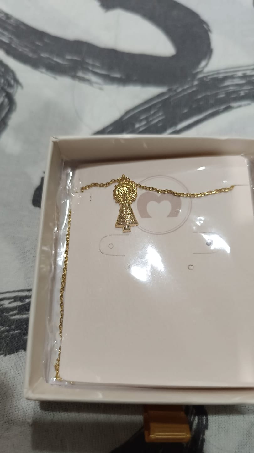 Customer photo review of Collar Virgen del Pilar