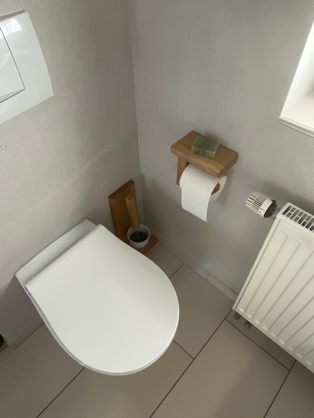 Customer photo review of Toilettenpapierhalter CULTUS aus Holz