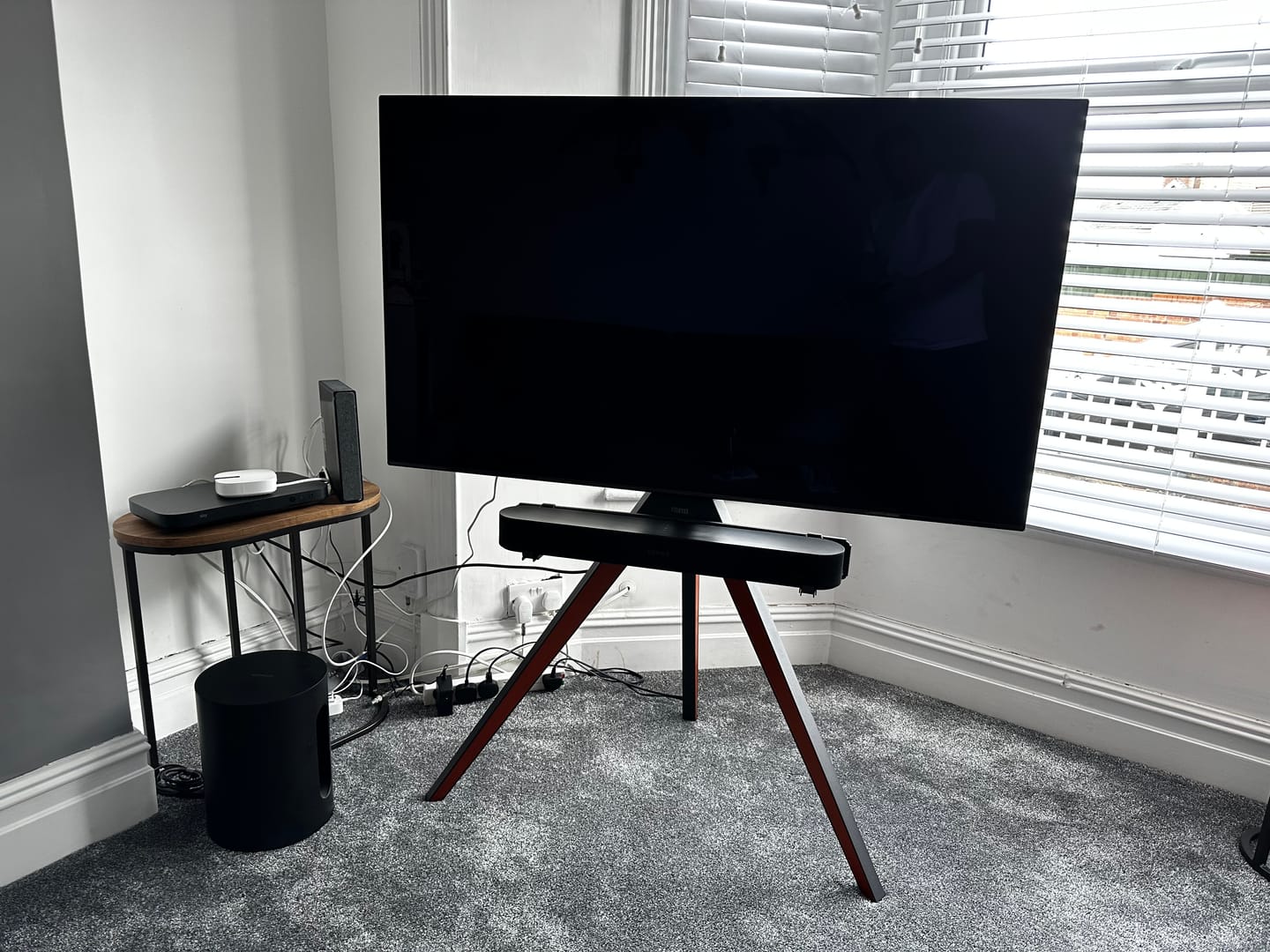 Customer photo review of Picasso FT65 Floor TV Stand