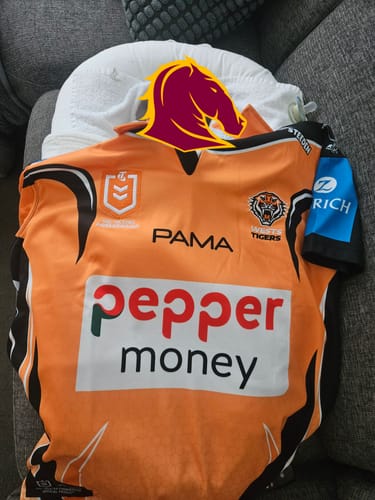 Customer photo review of 2025 Wests Tigers Heritage Jersey