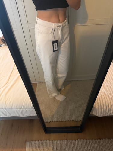 Customer photo review of LOGO STITCH JEANS OFF WHITE