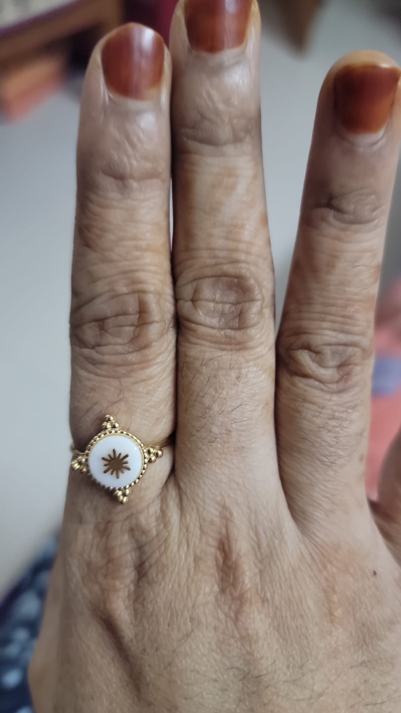 Customer photo review of Golden Snowflake Vintage Ring