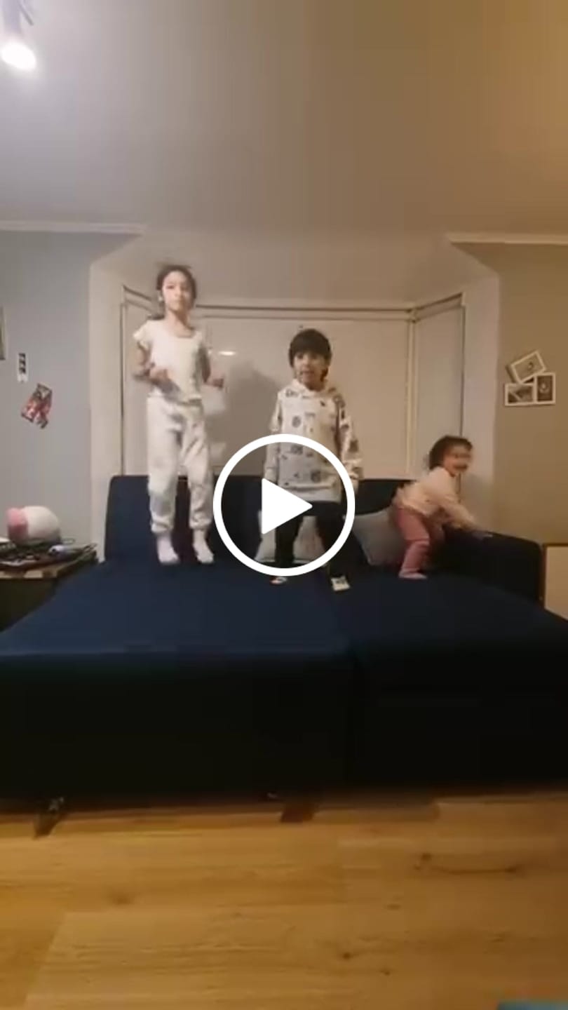Customer video review of Sofá cama Siena seccional