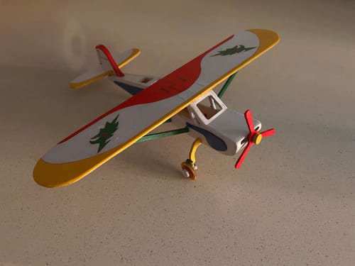Reseña con foto de un cliente sobre Maqueta de Avión Infantil Falcon