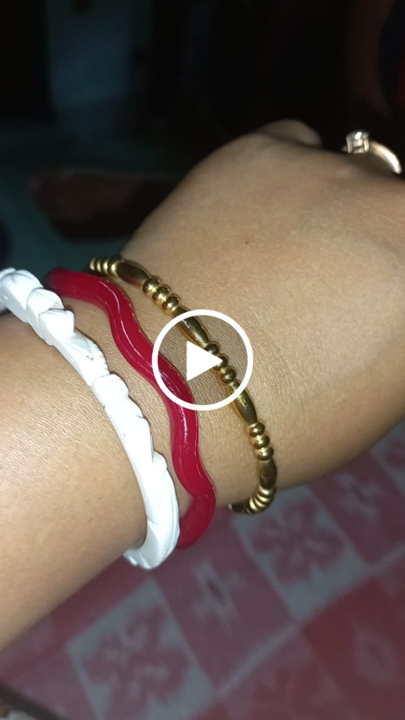 Customer video review of Golden Stream Bangle Bracelet