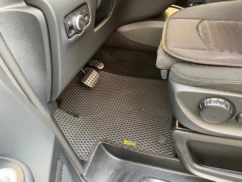 Customer photo review of Fußmatten für Van - Kofferraumwanne