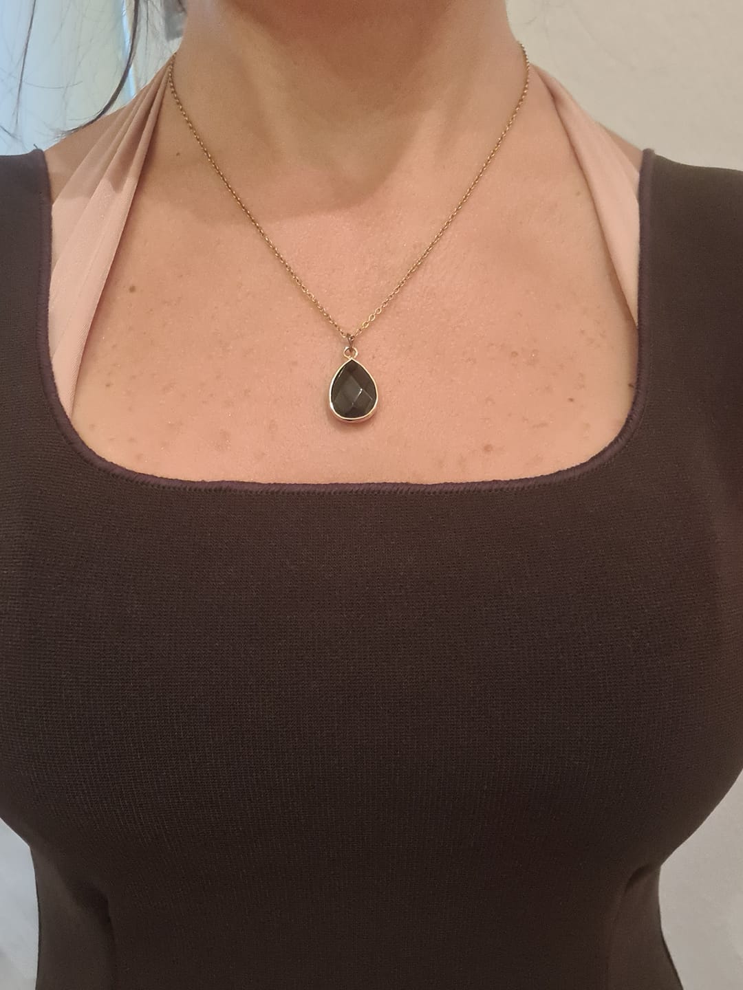 Customer photo review of Obsidian Halskette mit 14K Gold Kette