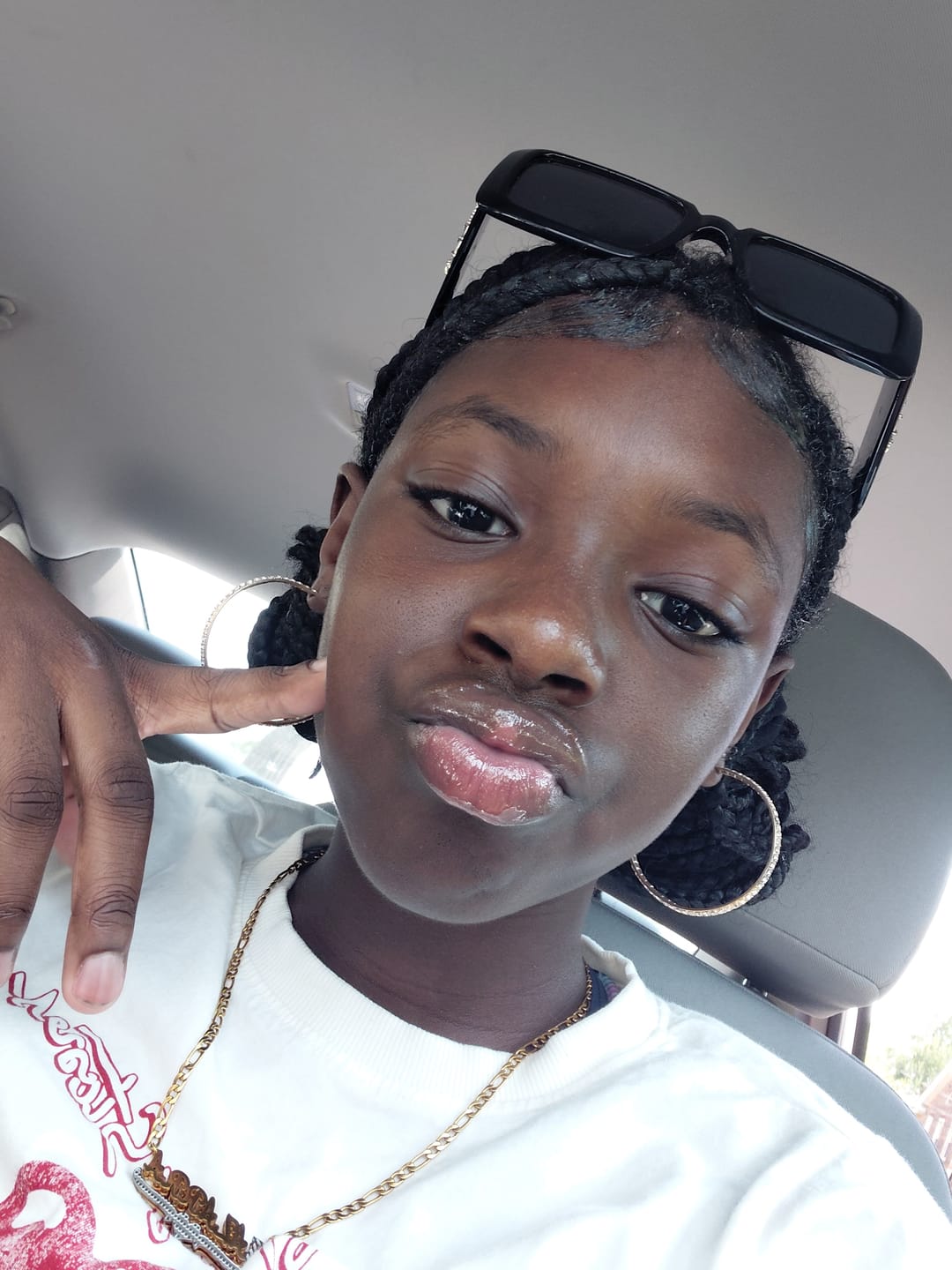 Customer photo review of Kids Double Plated Script Name Necklace w/ Figaro Chain