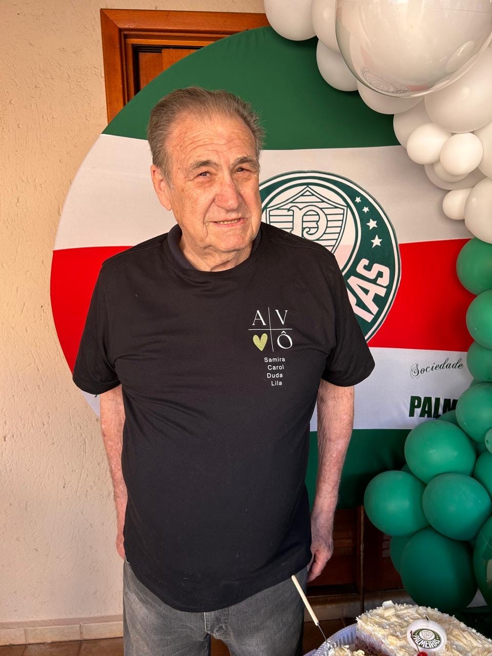 Customer photo review of Camiseta Personalizada AVÔ MINIMALISTA - Algodão 100%