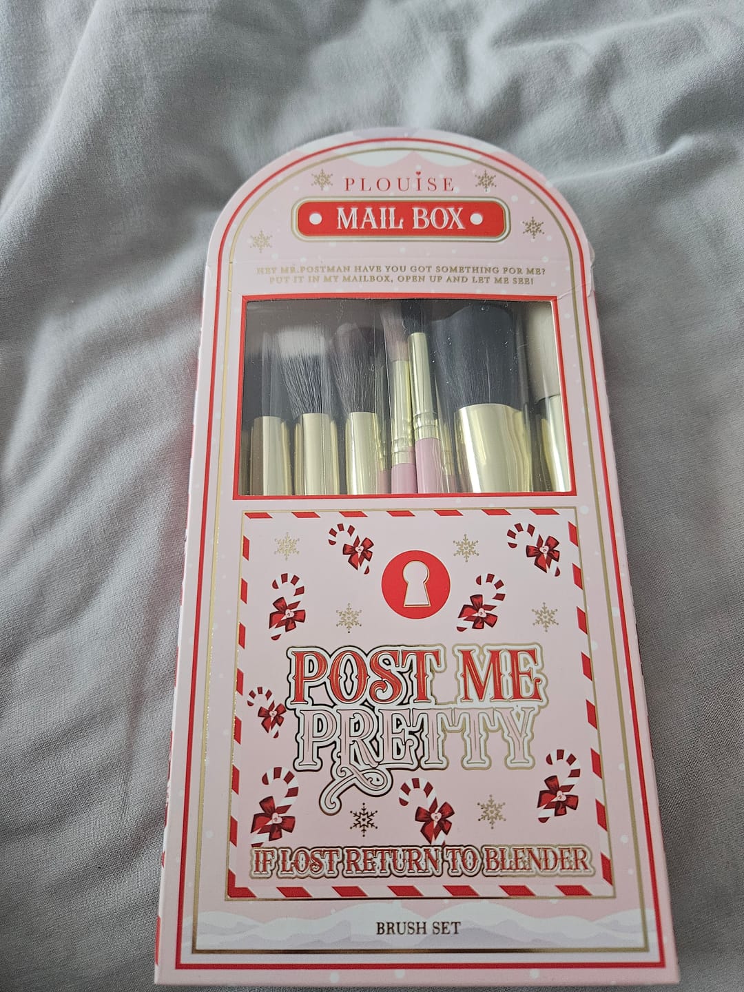 Customer photo review of P.Louise Post Me Pretty Makeup Brushes