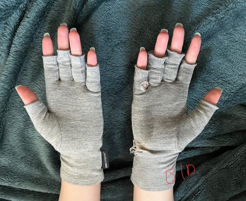 Customer photo review of Premium Onecompress™ Gloves