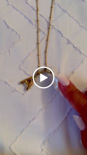 Customer video review of Ciondolo "Lacrima di Luna"