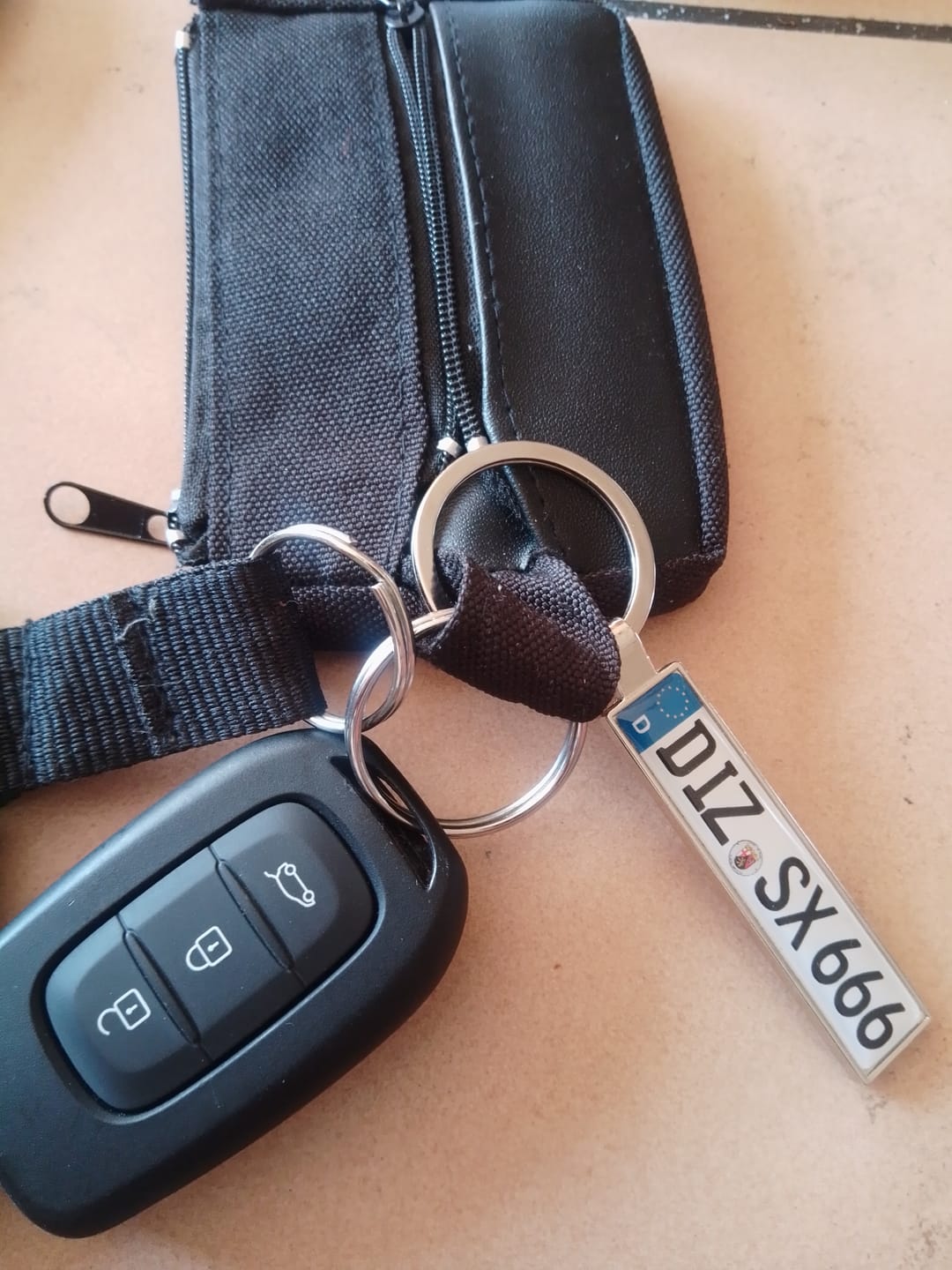 Customer photo review of Kühlschrankmagnet aus Metall - Kennzeichen Deutschland - individuell personalisierbar