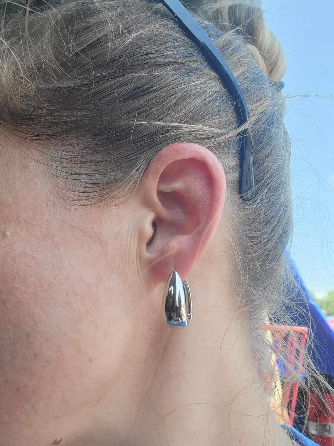 Customer photo review of Gloria 18k White Gold Plated 10mm Hoop Ear Cuff with Swarovski Crystals