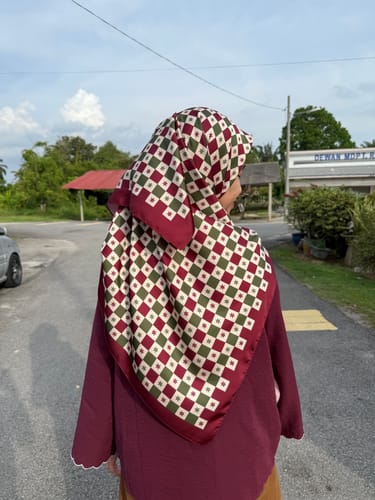 Customer photo review of Monogram Square (Burgundy)