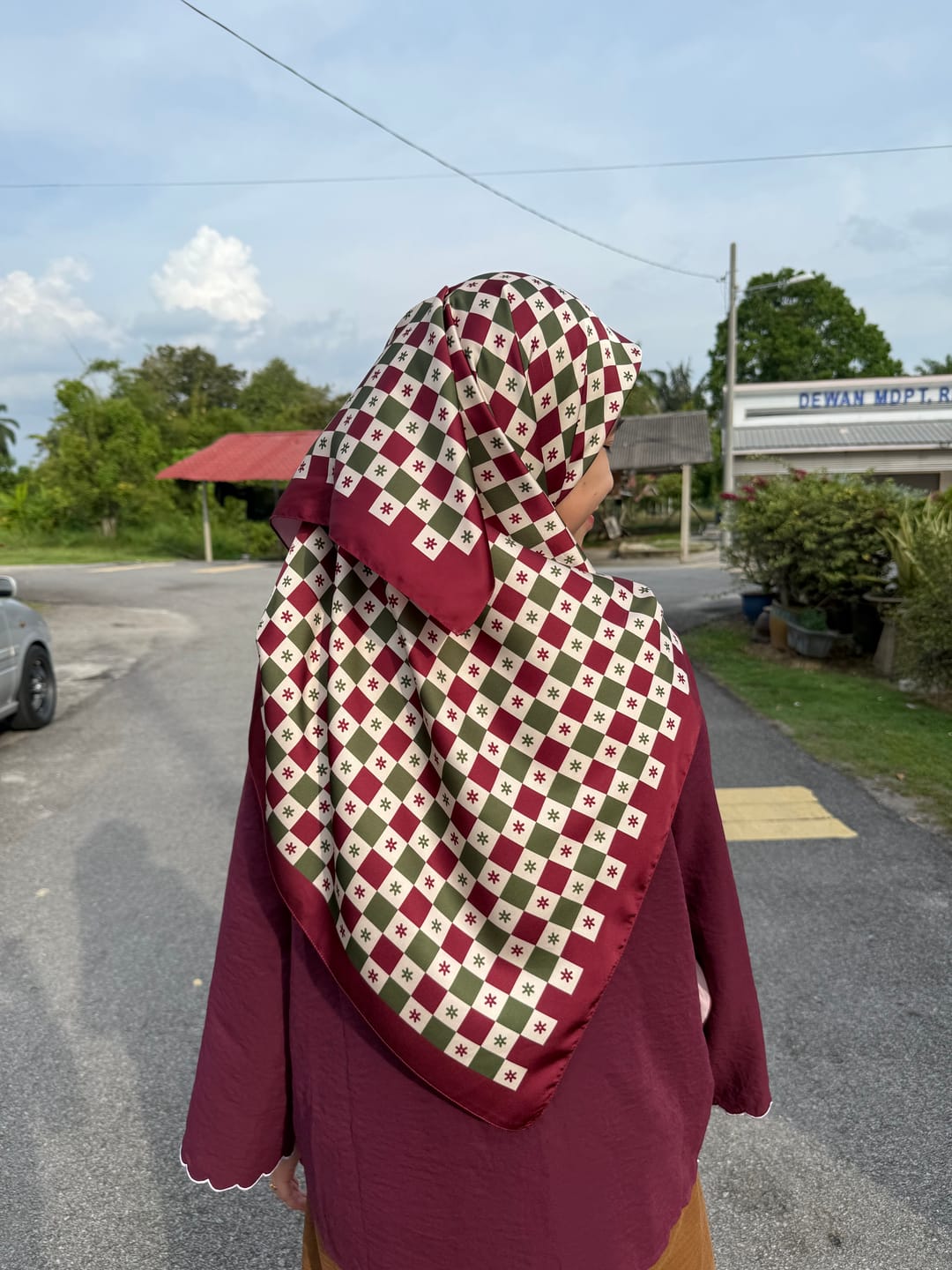 Customer photo review of Monogram Square (Burgundy)