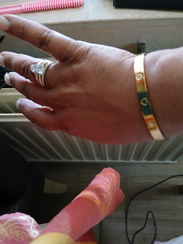 Customer photo review of Crystal heart bangle gold