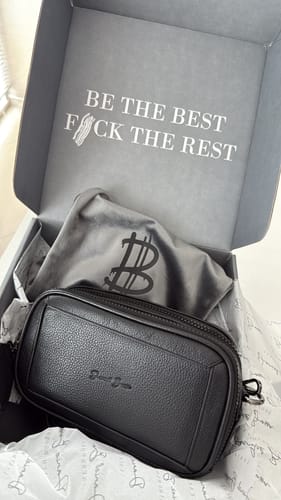 Customer photo review of Crossbody Sinaloa Xs • Negro Flotter