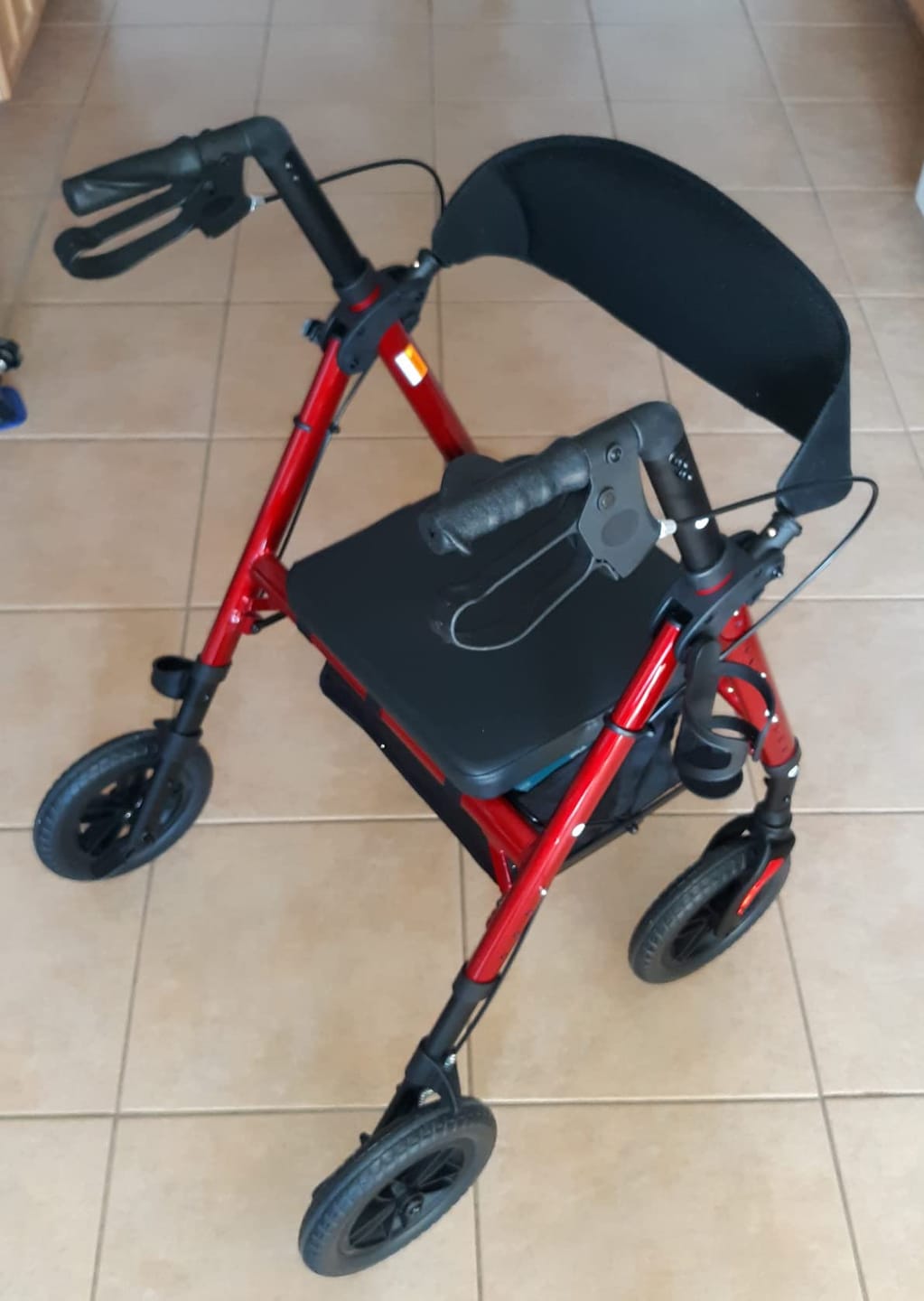 Customer photo review of KLD-9218-10 All Terrain Dual-Brake Rollator Walker 10" Wheels