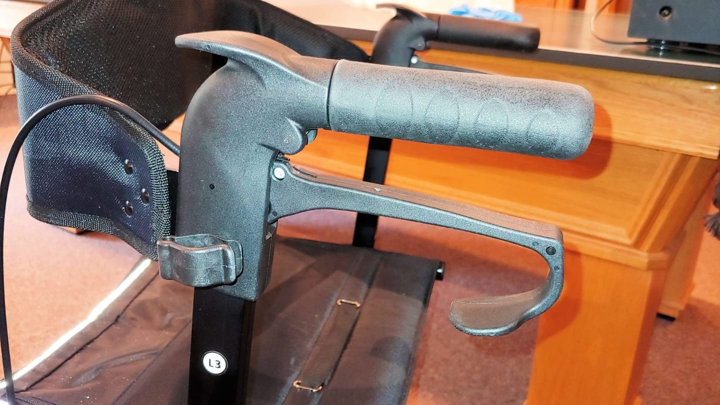 Customer photo review of KLD-9212 All Terrain Dual-Brake Rollator Walker 12" Wheels