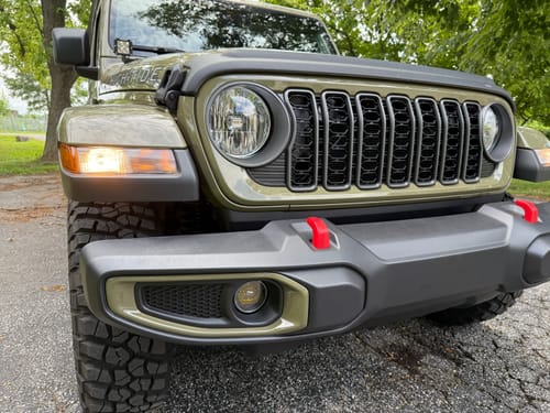 Customer photo review of Fog Trim Light Covers OEM Painted JL/JT (2018-2025)