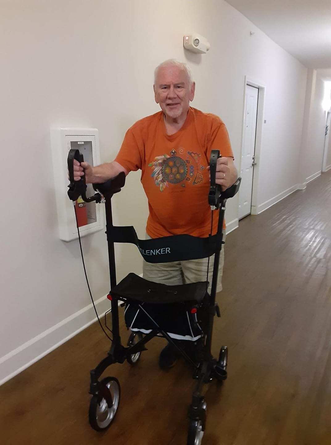 Customer photo review of HFK-9240 Dual-Brake Upright walker 10" wheels