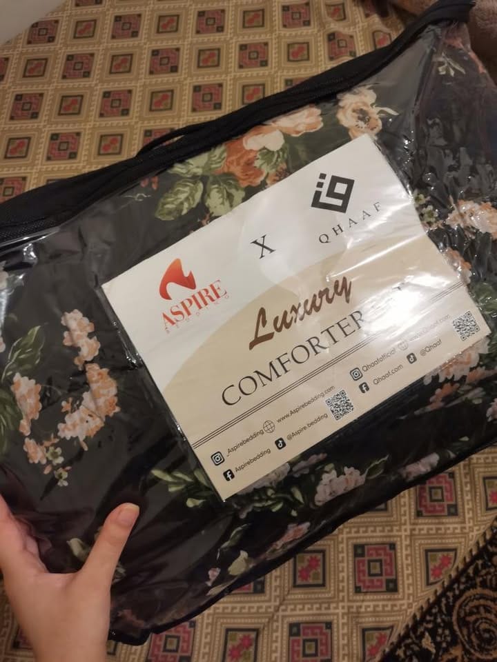 Customer photo review of VERDANT summer comforter set- 7 pcs