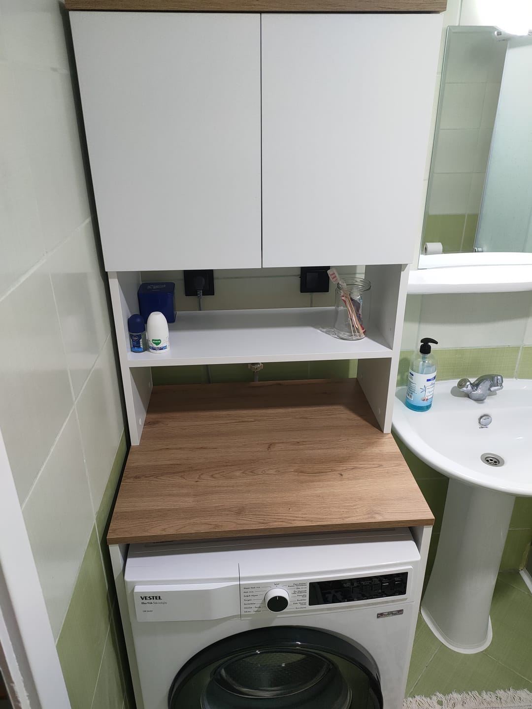 Customer photo review of Rani KD101 Çamaşır Makinesi Dolabı 3 Raflı Kapaklı Banyo Dolabı Beyaz - Sepet Ceviz
