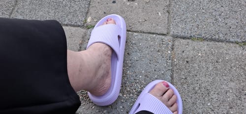 Customer photo review of HappyFlops