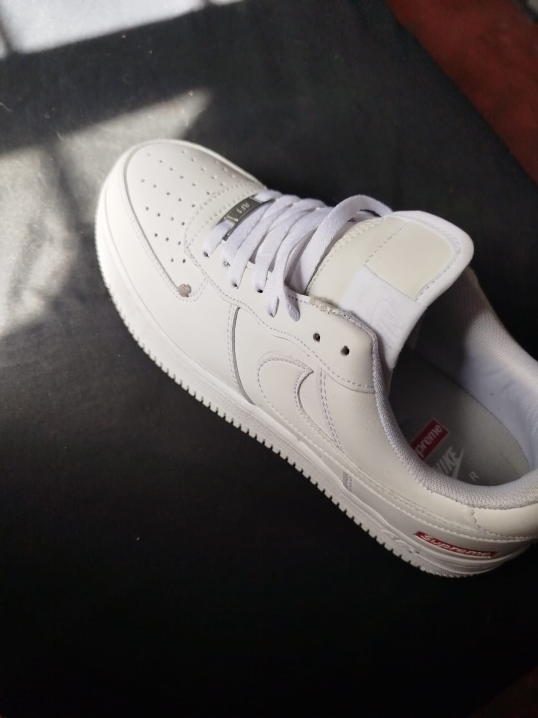 Customer photo review of Tenis Air Force 1 Blanco Supreme 1.1 Premium