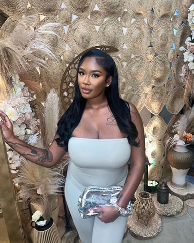 Customer photo review of Silky Straight 13x4 HD Lace Front Wig 180% Density