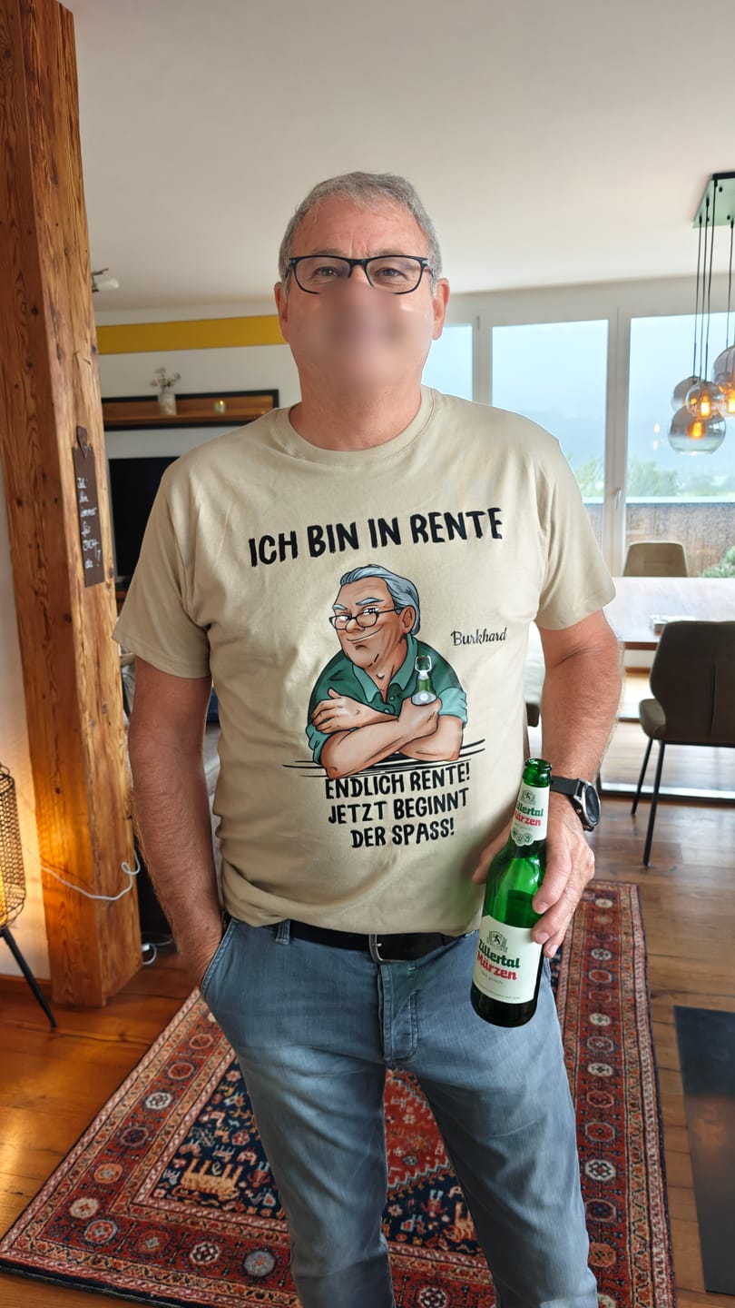 Customer photo review of Ich muss nichts - Personalisiertes T-Shirt für Rentner zum Ruhestand